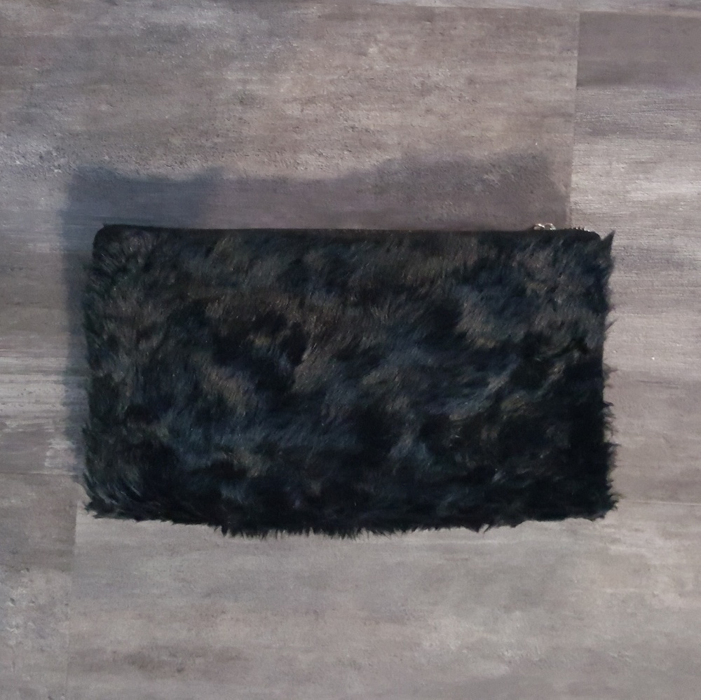 Black Faux Fur Detailed Clutch
